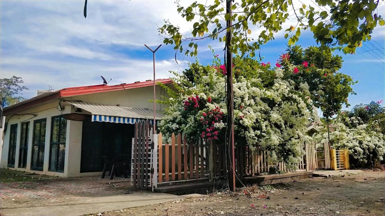 Chalet Ahaz, The Place Of Privacy With Outside Sitting Karjat Kültér fotó